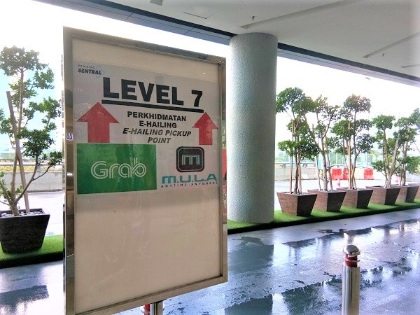 Grab Pick Up and Drop Off Point at Main Entrance Grab Pick Up and Drop Off Point at Main Entrance